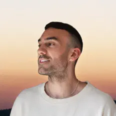 Posłuchaj wykonawcy Matt Fine, obejrzyj teledyski, przeczytaj biografię, zobacz daty tras koncertowych i nie tylko!