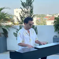 Dengarkan Chan Myay, tonton video musik, baca bio, lihat tanggal tur & lainnya!