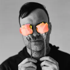 收听 robbietheused、观看音乐视频、阅读小传、查看巡演日期等 ！