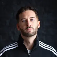 undefined을(를) 듣고, 뮤직 비디오를 보고, 약력을 읽고, 투어 일정 등을 확인하세요!