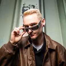 Ascolta Return Fall, guarda video musicali, leggi la biografia, vedi le date del tour & altro!