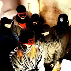 Hör dir Splutter an, schau dir Musikvideos an, lies die Biografie, finde Tourdaten und mehr!