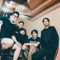 Hör dir undefined an, schau dir Musikvideos an, lies die Biografie, finde Tourdaten und mehr!