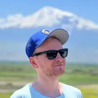 undefinedを聴いたり、ミュージックビデオを鑑賞したり、経歴やツアー日程などを確認したりしましょう！