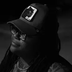 Posłuchaj wykonawcy Harmony Jonesz, obejrzyj teledyski, przeczytaj biografię, zobacz daty tras koncertowych i nie tylko!