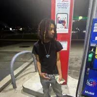 Escucha a undefined, mira videos musicales, lee su biografía, consulta las fechas de las gira y más.