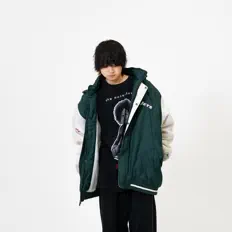 聆聽 Anji、觀看音樂影片、閱讀小傳、查看巡演日期等！