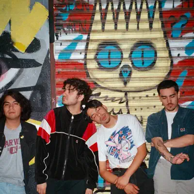 Listen to Pájaros Vampíro, watch music videos, read bio, see tour dates & more!