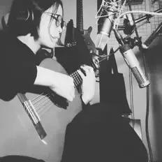 收听 yk (Hello1103)、观看音乐视频、阅读小传、查看巡演日期等 ！