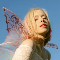 Escucha a undefined, mira vídeos musicales, lee la biografía, consulta fechas de giras y mucho más.