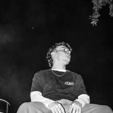 Lukas Mondlichtを聴いたり、ミュージックビデオを鑑賞したり、経歴やツアー日程などを確認したりしましょう！