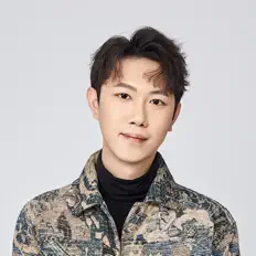 Ascolta Louis Tang, guarda video musicali, leggi la biografia, vedi le date del tour & altro!