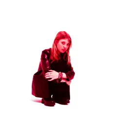 Riley Whittakerを聴いたり、ミュージックビデオを鑑賞したり、経歴やツアー日程などを確認したりしましょう！