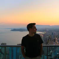 undefined을(를) 듣고, 뮤직 비디오를 보고, 약력을 읽고, 투어 일정 등을 확인하세요!