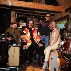 Dengarkan Mentana, tonton video musik, baca bio, lihat tanggal tur & lainnya!