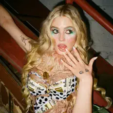 收听 RAEGAN、观看音乐视频、阅读小传、查看巡演日期等 ！