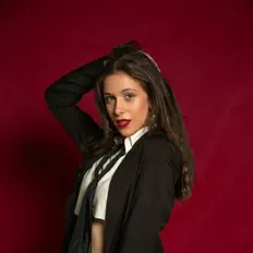 Fia Silena सुनें, म्यूज़िक वीडियो देखें, बायो पढ़ें, दौरे की तारीखें और बहुत कुछ देखें!