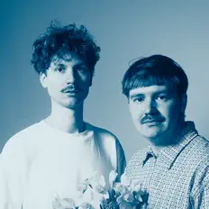 Tiflis Transit सुनें, म्यूज़िक वीडियो देखें, बायो पढ़ें, दौरे की तारीखें और बहुत कुछ देखें!