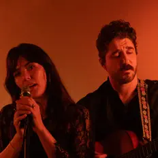 Ouça Burn the Breeze, assista a videoclipes, leia a biografia, veja as datas das turnês e mais!