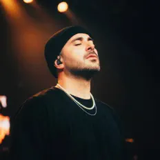 Posłuchaj wykonawcy Cihan Deyanç, obejrzyj teledyski, przeczytaj biografię, zobacz daty tras koncertowych i nie tylko!