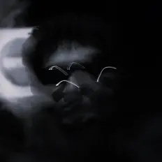 聆聽 Xeny、觀看音樂影片、閱讀小傳、查看巡演日期等！