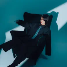 SUZU을(를) 듣고, 뮤직 비디오를 보고, 약력을 읽고, 투어 일정 등을 확인하세요!