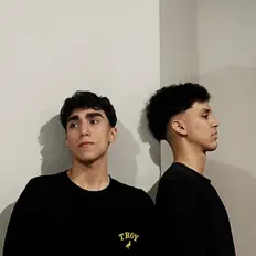 Poslechněte si interpreta Coky & Kaizen, sledujte hudební videa, přečtěte si životopis, podívejte se na data turné a další informace.