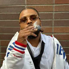 Ascolta BRELLOO, guarda video musicali, leggi la biografia, vedi le date del tour & altro!