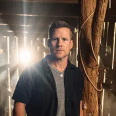 Escucha a Mike Thomas, mira videos musicales, lee su biografía, consulta las fechas de las gira y más.