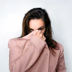 Listen to Ewa Farna, watch music videos, read bio, see tour dates & more!