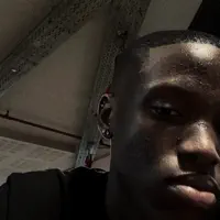 Luister naar undefined, bekijk muziekvideo's, lees de bio, bekijk de tourdata, en meer!