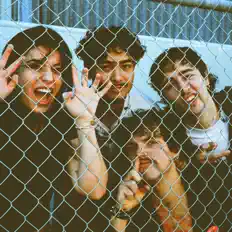 Poslechněte si interpreta The Points, sledujte hudební videa, přečtěte si životopis, podívejte se na data turné a další informace.