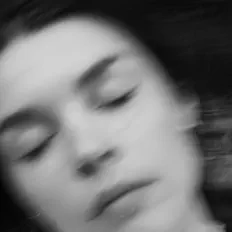 聆聽 Sugah、觀看音樂影片、閱讀小傳、查看巡演日期等！