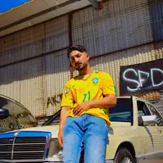 Dengarkan Luca VI11, tonton video musik, baca bio, lihat tanggal tur & lainnya!