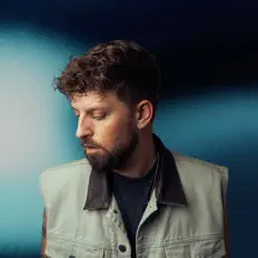 Escucha a Jats (ofc), mira videos musicales, lee su biografía, consulta las fechas de las gira y más.