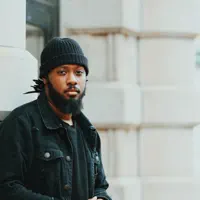 Ouça undefined, assista a videoclipes, leia a biografia, veja as datas das turnês e mais!