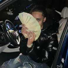 Ascolta DSTAXZ, guarda video musicali, leggi la biografia, vedi le date del tour & altro!