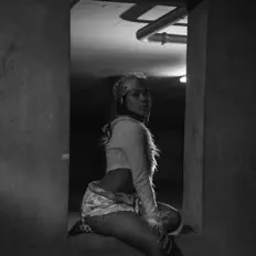 Anga Diagoを聴いたり、ミュージックビデオを鑑賞したり、経歴やツアー日程などを確認したりしましょう！