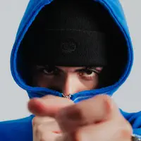 Ascolta undefined, guarda video musicali, leggi la biografia, vedi le date del tour & altro!