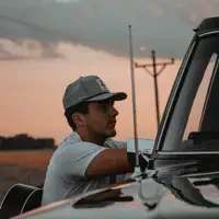 Ouve undefined, vê vídeos de música, lê a biografia, vê as datas da digressão e muito mais!