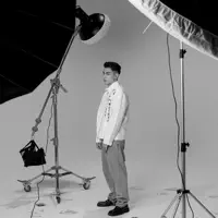 Poslechněte si interpreta undefined, sledujte hudební videa, přečtěte si životopis, podívejte se na data turné a další informace.