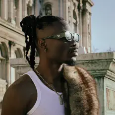 收听 Nay、观看音乐视频、阅读小传、查看巡演日期等 ！