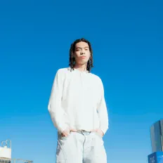 Dengarkan Juicey, tonton video musik, baca bio, lihat tanggal tur & lainnya!