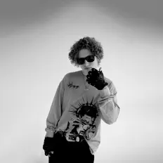 Escucha a сжёг себя, mira videos musicales, lee su biografía, consulta las fechas de las gira y más.