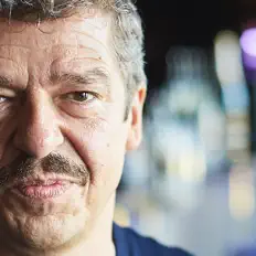 Escucha a Denqq, mira videos musicales, lee su biografía, consulta las fechas de las gira y más.
