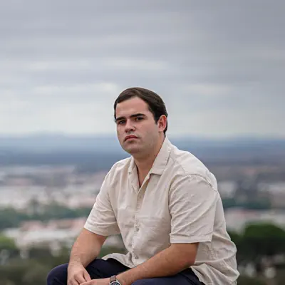 Listen to Luis Fialho, watch music videos, read bio, see tour dates & more!