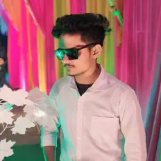 收听 Oye Tinku、观看音乐视频、阅读小传、查看巡演日期等 ！