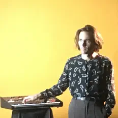 收听 Scott Gilmore、观看音乐视频、阅读小传、查看巡演日期等 ！