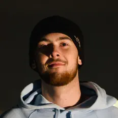 Poslechněte si interpreta TENCE, sledujte hudební videa, přečtěte si životopis, podívejte se na data turné a další informace.