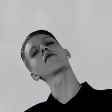 收听 Не взаимно、观看音乐视频、阅读小传、查看巡演日期等 ！